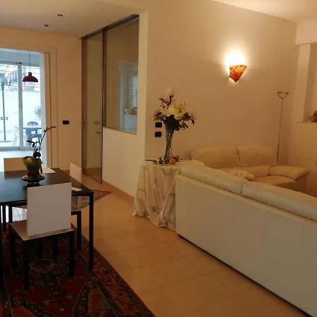 Casa Lauretta - Terrazza Con Idromassaggio - Garage Wifi E Bici Gratuite Hébergement de vacances Lecce
