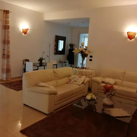 Casa Lauretta - Terrazza - Garage Wifi E Bici Gratuite * Lecce