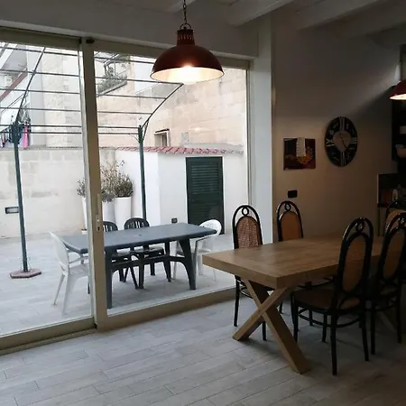 Casa Lauretta - Terrazza Con Idromassaggio - Garage Wifi E Bici Gratuite 레체