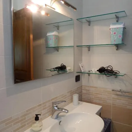 펜션 Casa Lauretta - Terrazza Con Idromassaggio - Garage Wifi E Bici Gratuite