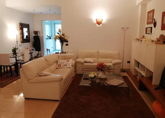 Semesterbostad Casa Lauretta - Terrazza Con Idromassaggio - Garage Wifi E Bici Gratuite