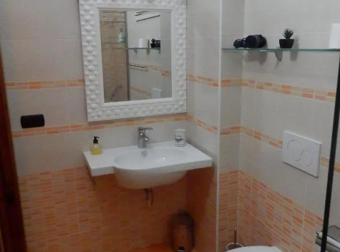 Semesterbostad Casa Lauretta - Terrazza Con Idromassaggio - Garage Wifi E Bici Gratuite